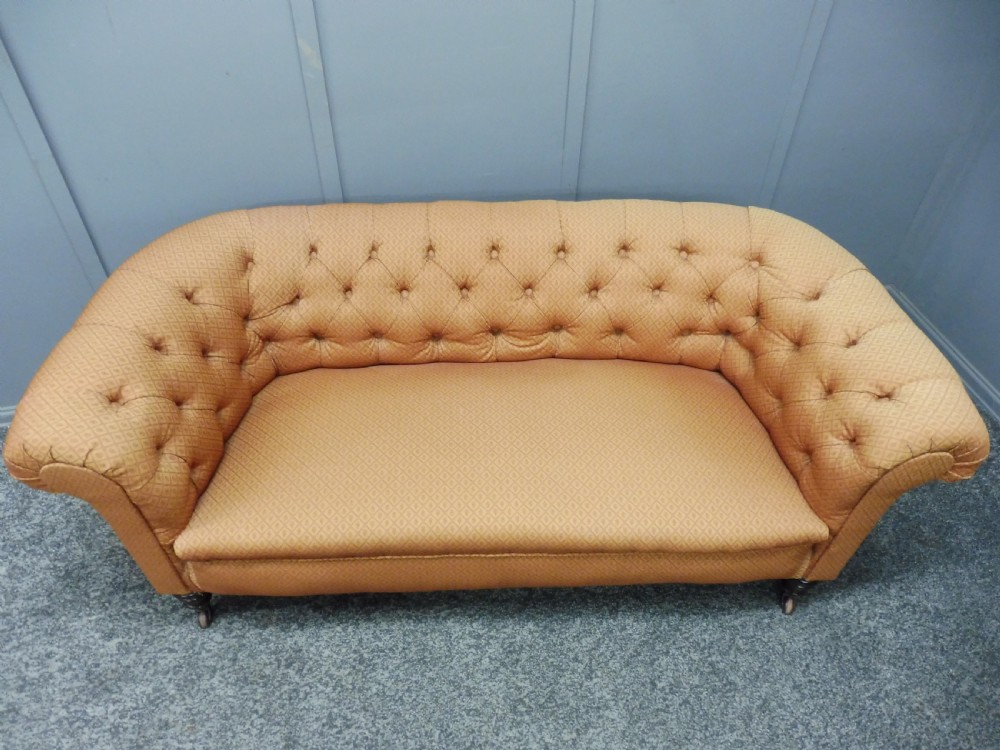 SMALL VICTORIAN CHESTERFIELD SOFA View IV