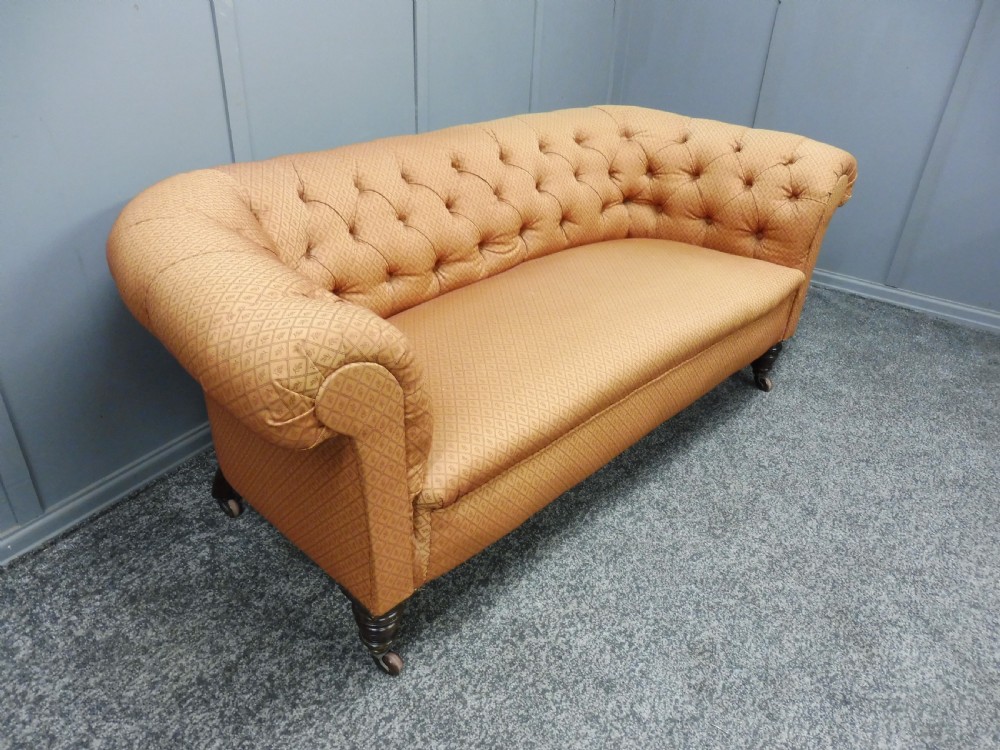 SMALL VICTORIAN CHESTERFIELD SOFA View V