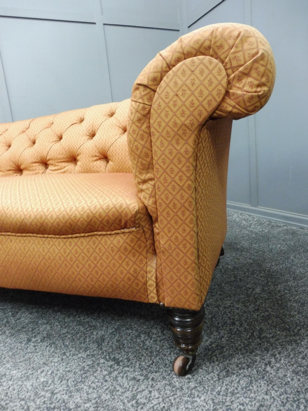 SMALL VICTORIAN CHESTERFIELD SOFA View VIII