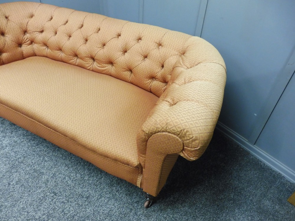 SMALL VICTORIAN CHESTERFIELD SOFA View XI