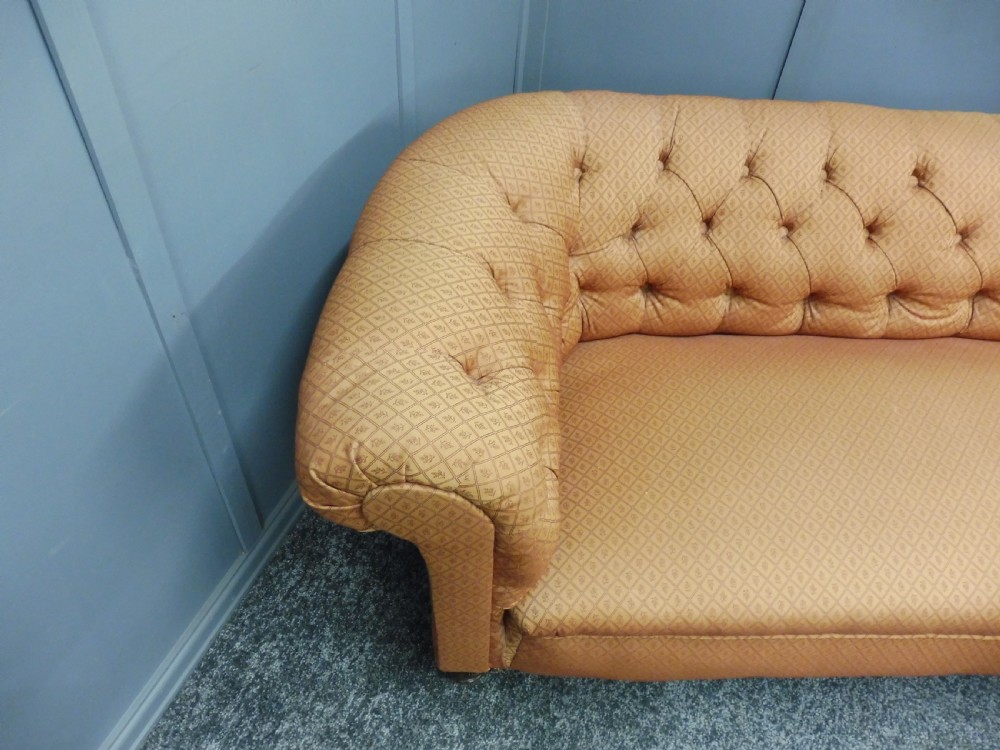 SMALL VICTORIAN CHESTERFIELD SOFA View XII