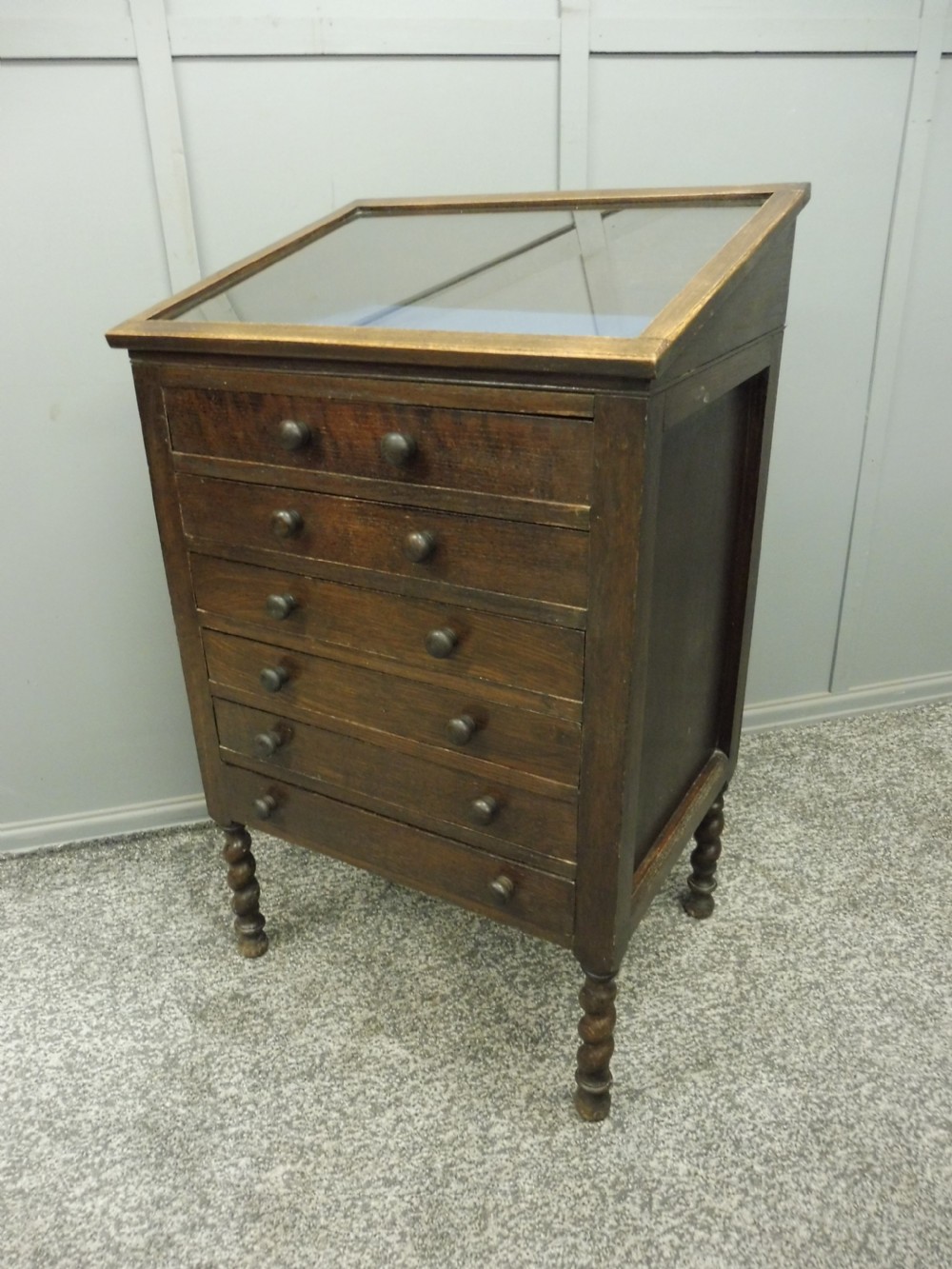 GLASS TOPPED OAK COLLECTORS CABINET View VII