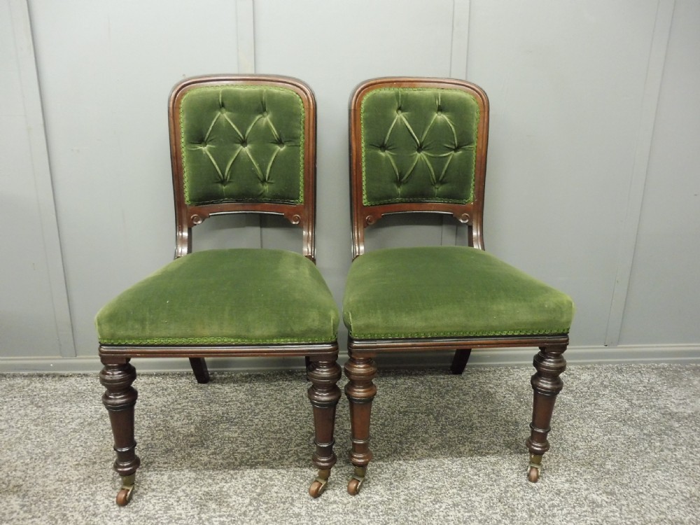 VICTORIAN WALNUT EXTENDING DINING TABLE AND 8 CHAIRS View XI