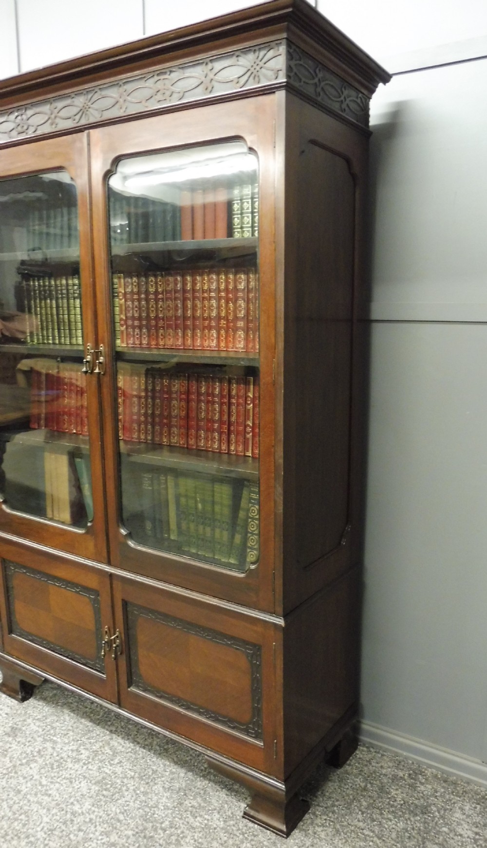 EDWARDIAN MAHOGANY BOOKCASE CIRCA 1910 View VII