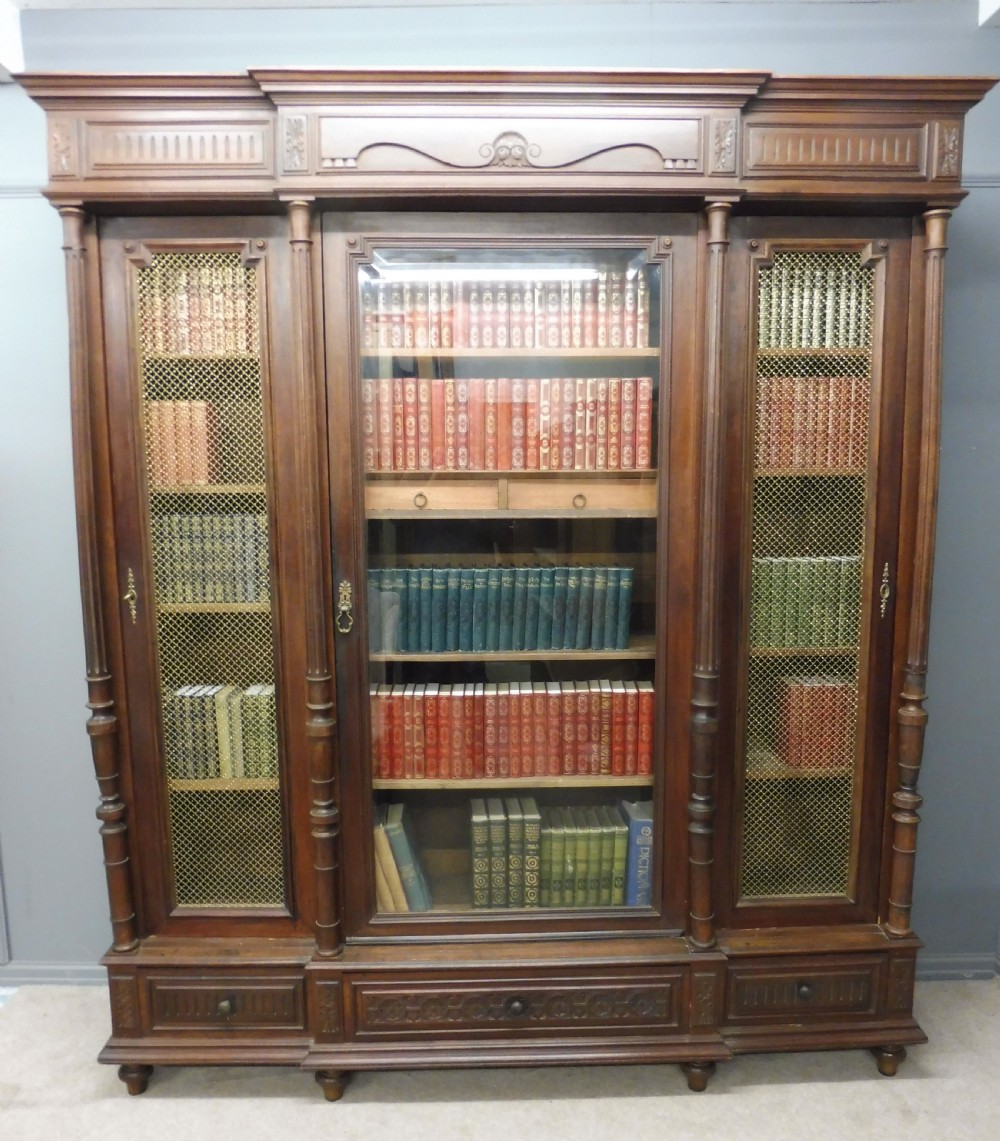 19TH CENTURY FRENCH BOOKCASE View II