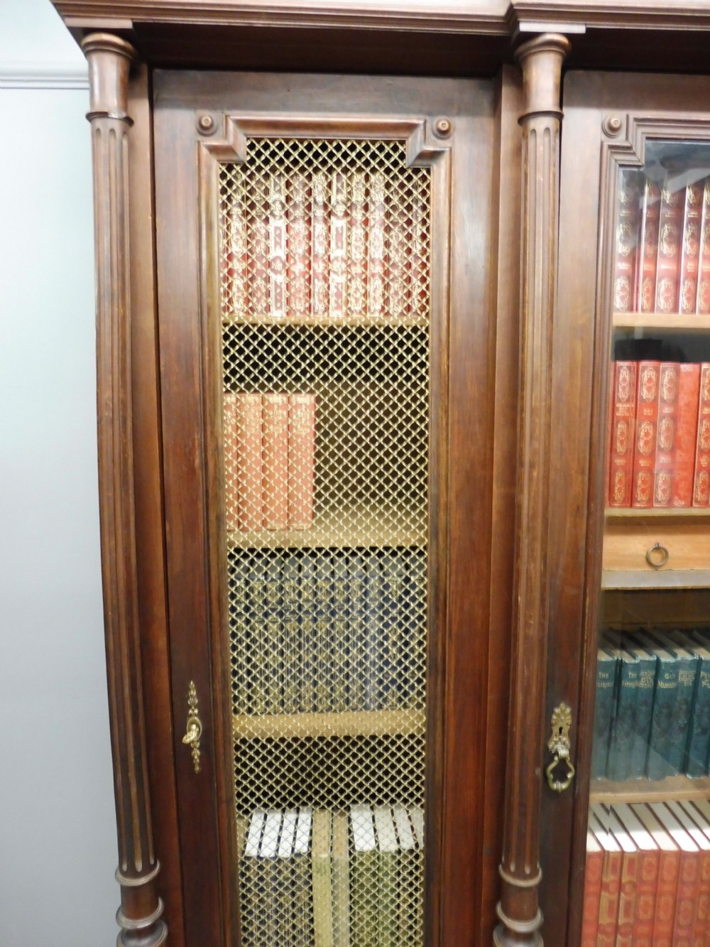 19TH CENTURY FRENCH BOOKCASE View IV