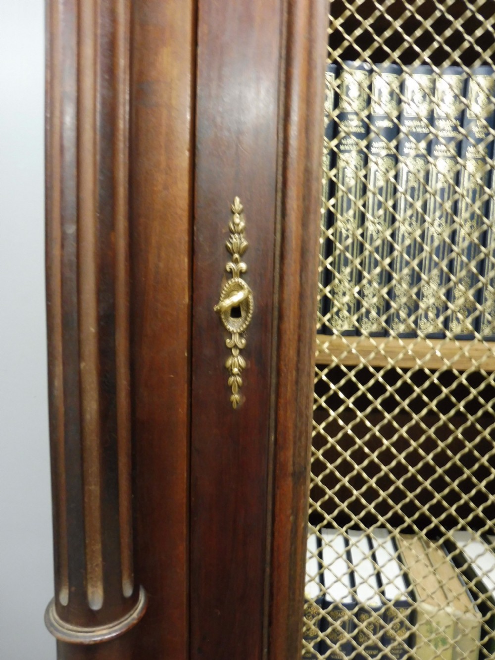 19TH CENTURY FRENCH BOOKCASE View VIII