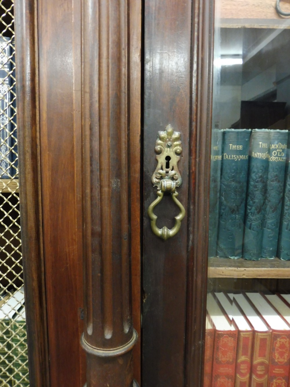 19TH CENTURY FRENCH BOOKCASE View IX
