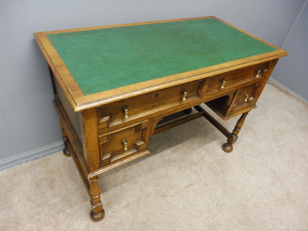 GOLDEN OAK DESK View III