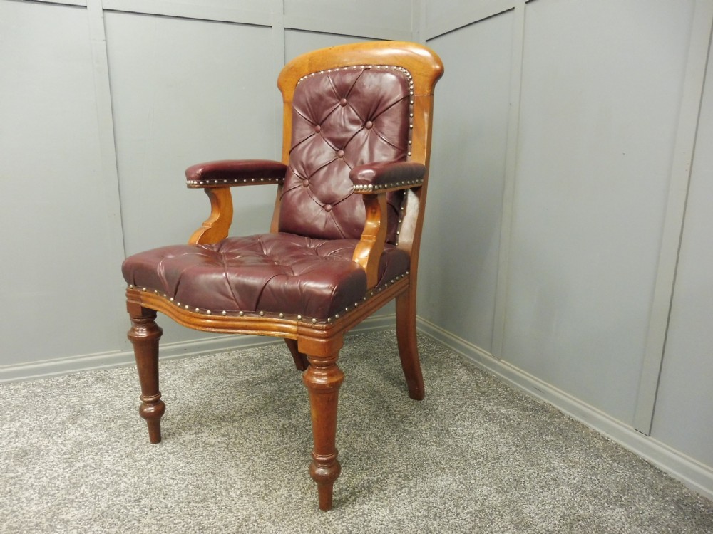 VICTORIAN DESK OR LIBRARY CHAIR 