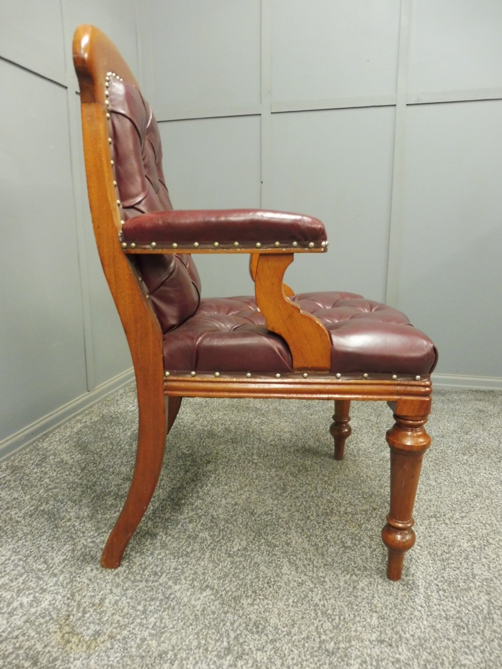 VICTORIAN DESK OR LIBRARY CHAIR  View V