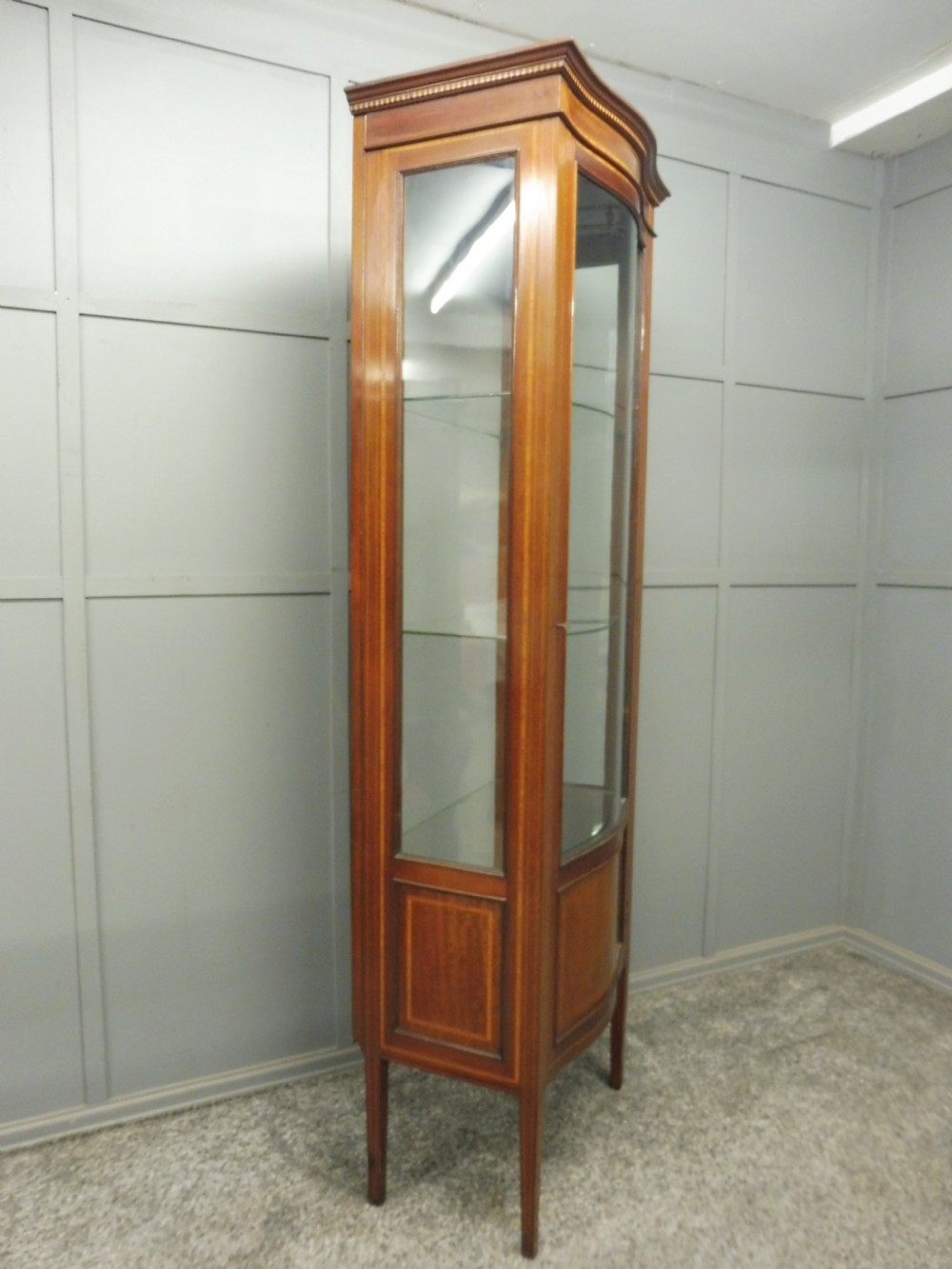 TALL SLIM SERPENTINE FRONTED EDWARDIAN INLAID DISPLAY CABINET CIRCA 1900-1910 View III
