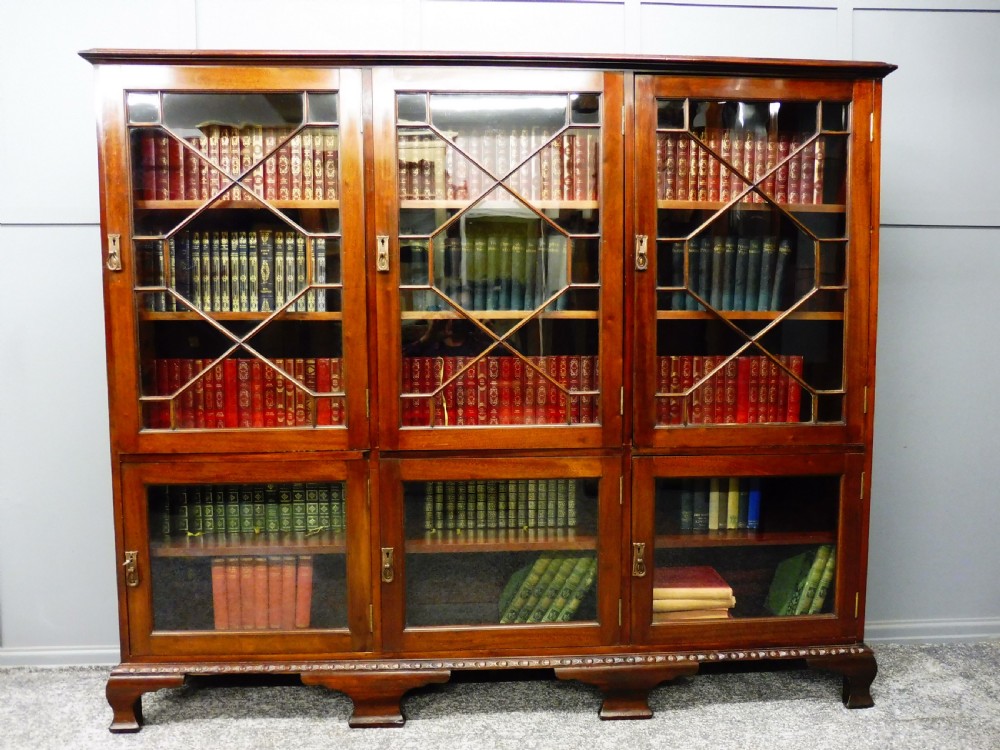 6 DOOR MAHOGANY BOOKCASE CIRCA 1920 View II
