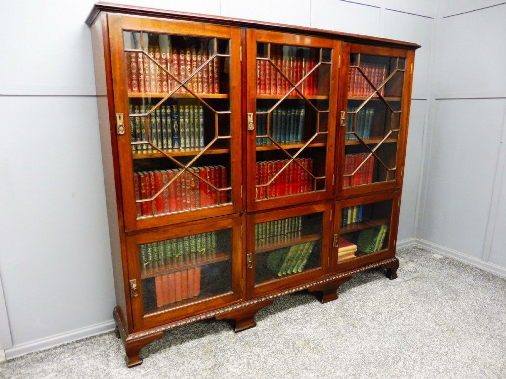 6 DOOR MAHOGANY BOOKCASE CIRCA 1920 View III