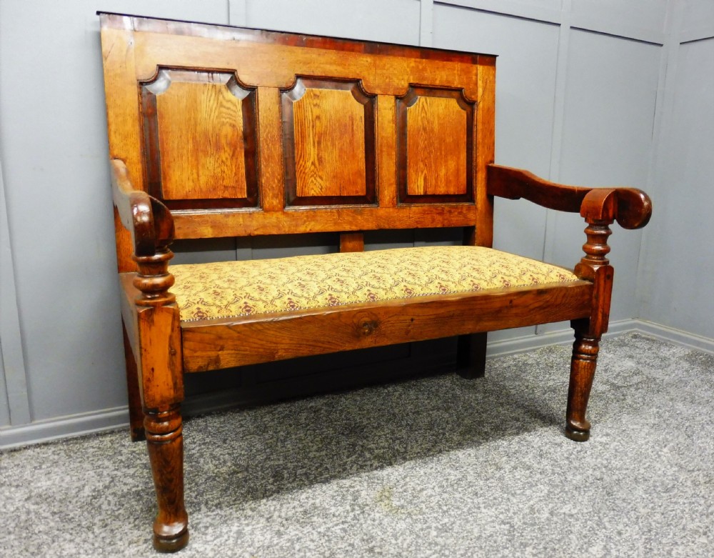 GEORGIAN OAK AND MAHOGANY BENCH CIRCA 1780