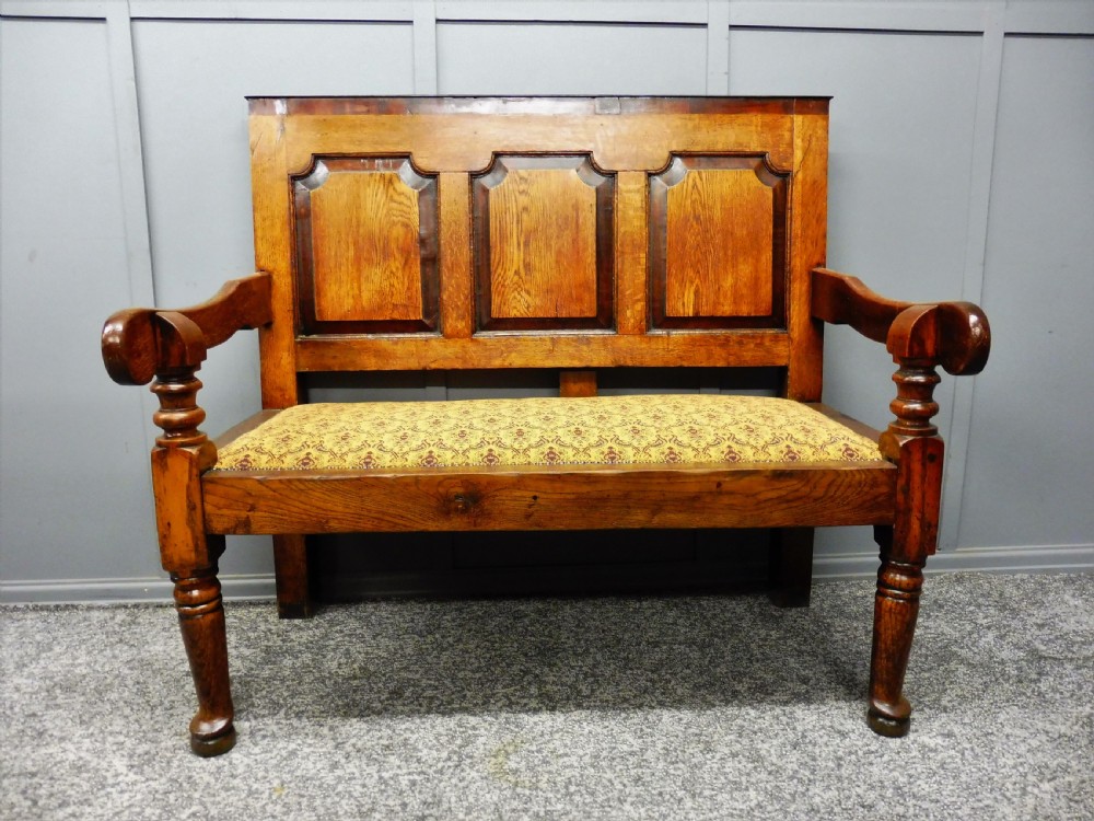 GEORGIAN OAK AND MAHOGANY BENCH CIRCA 1780 View II