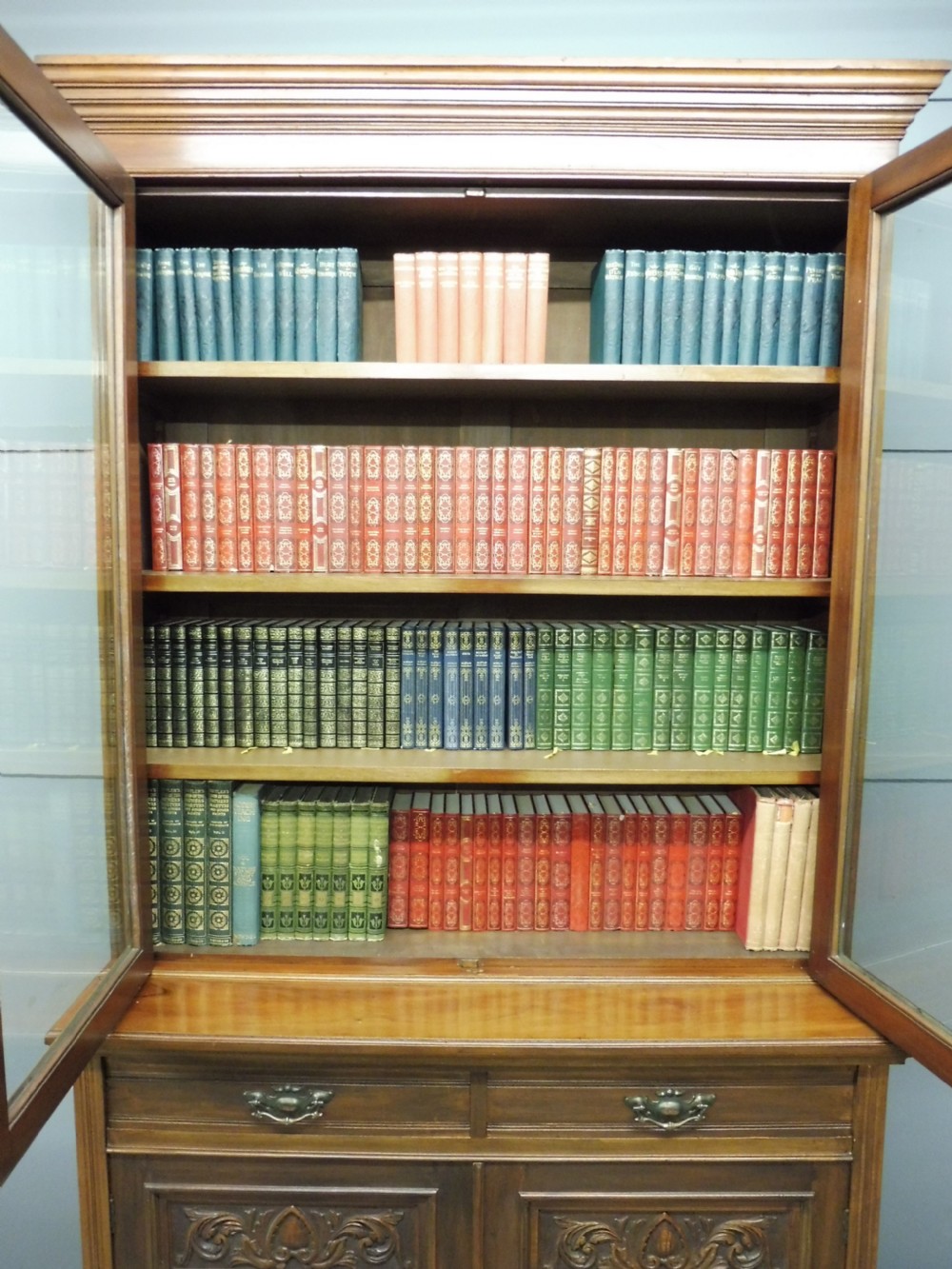 VICTORIAN WALNUT BOOKCASE BY MAPLE AND CO View VIII
