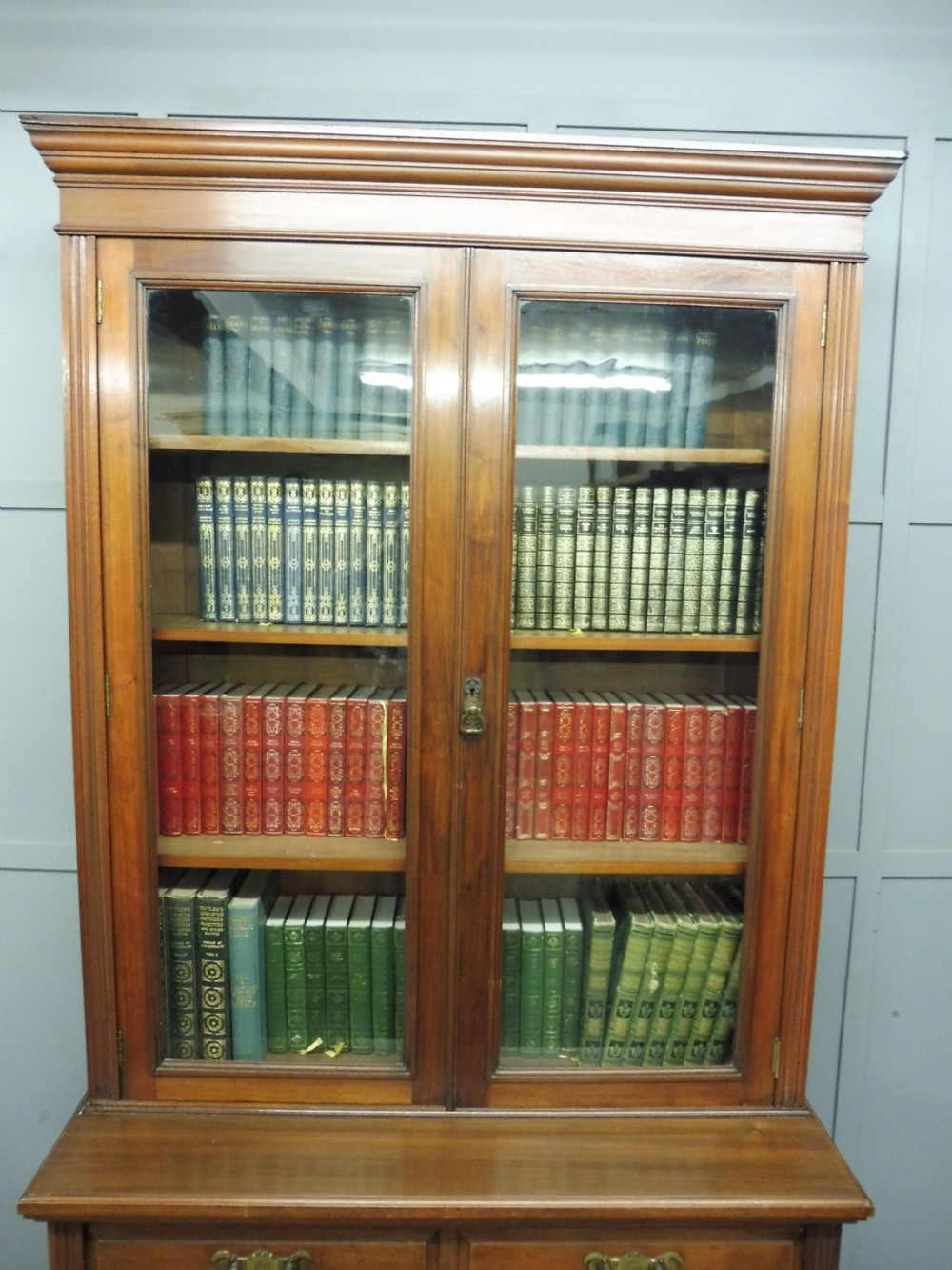 VICTORIAN WALNUT LIBRARY BOOKCASE  View V