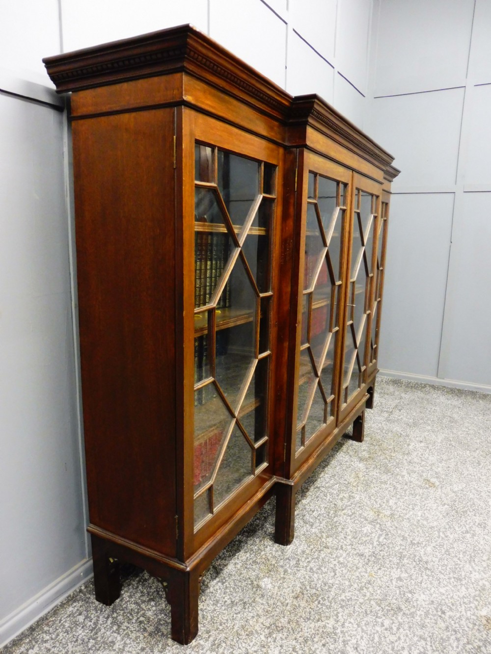 EDWARDIAN MAHOGANY BREAKFRONT BOOKCASE View IV