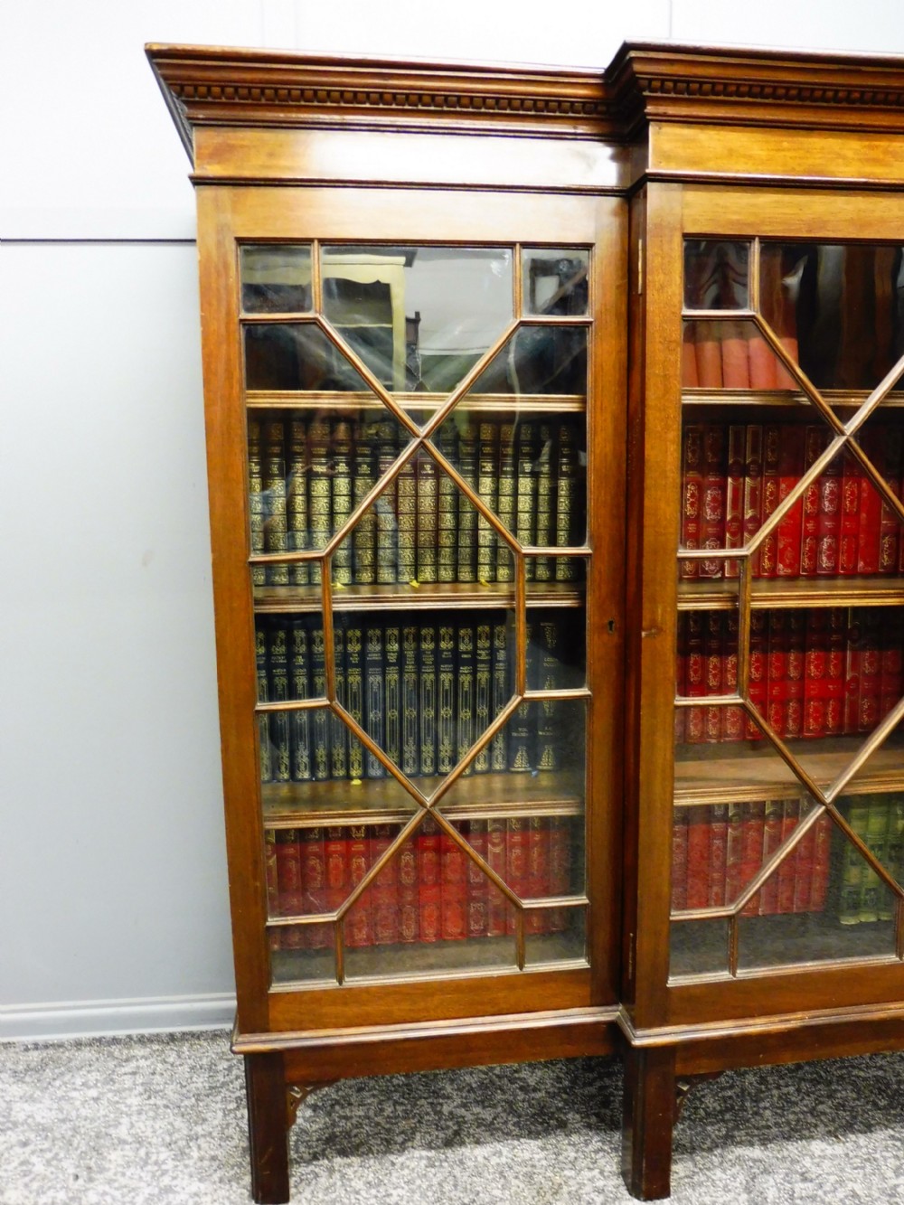 EDWARDIAN MAHOGANY BREAKFRONT BOOKCASE View VI