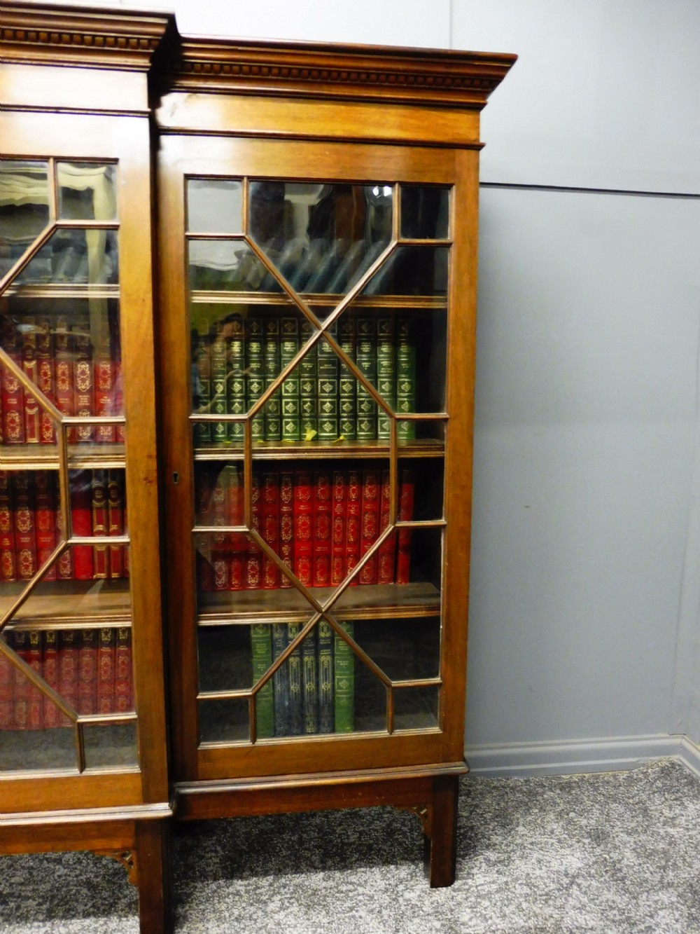 EDWARDIAN MAHOGANY BREAKFRONT BOOKCASE View VIII