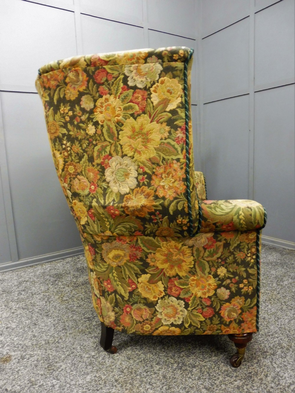 19TH CENTURY DEEP WINGED SOFA View VIII