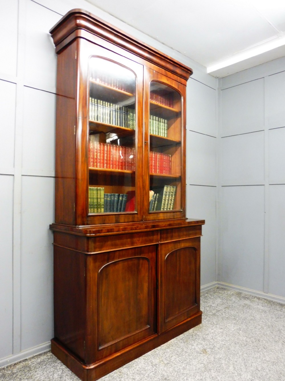 GOOD QUALITY VICTORIAN MAHOGANY BOOKCASE View III