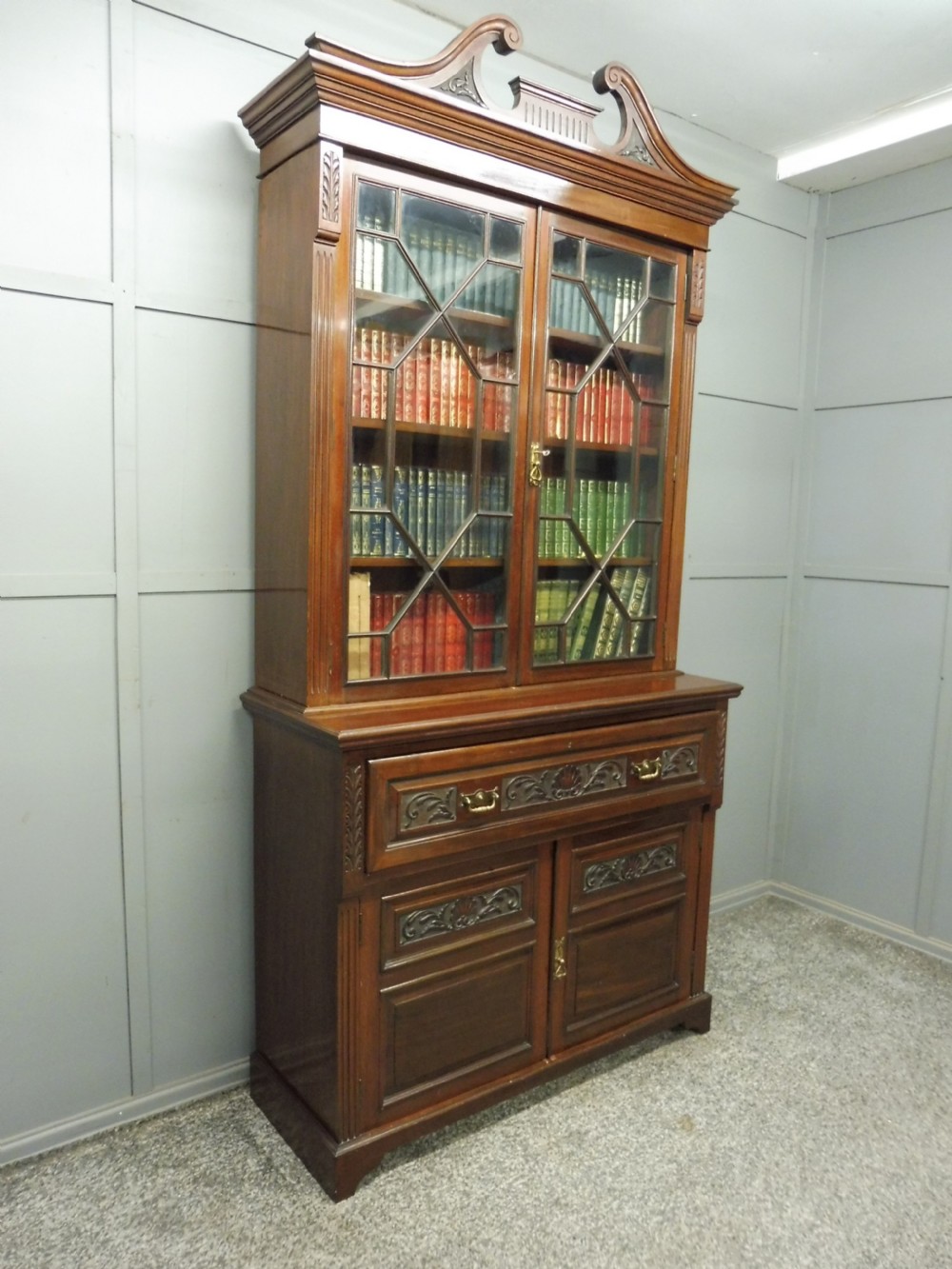  FINE QUALITY VICTORIAN MAHOGANY SECRETAIRE BOOKCASE View IV