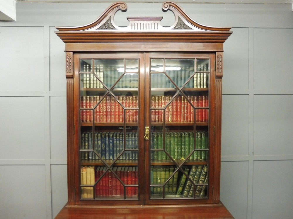  FINE QUALITY VICTORIAN MAHOGANY SECRETAIRE BOOKCASE View VI