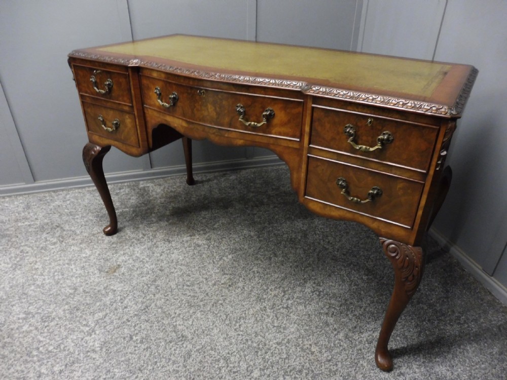 FIGURED WALNUT DESK View IV