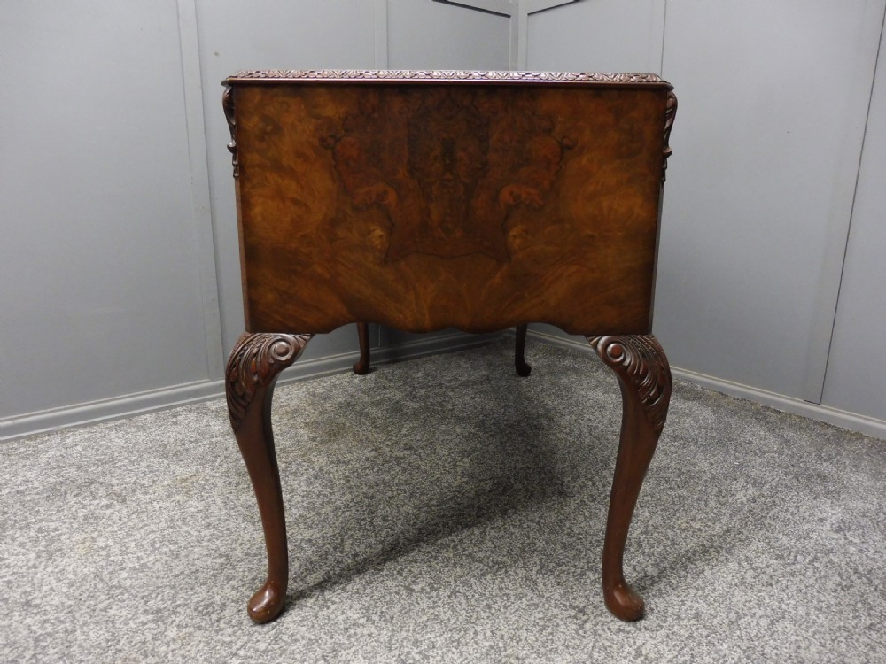 FIGURED WALNUT DESK View VI