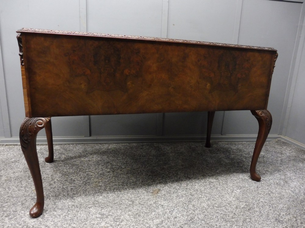 FIGURED WALNUT DESK View VII