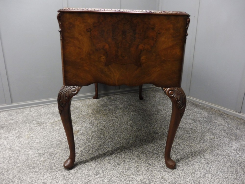 FIGURED WALNUT DESK View VIII