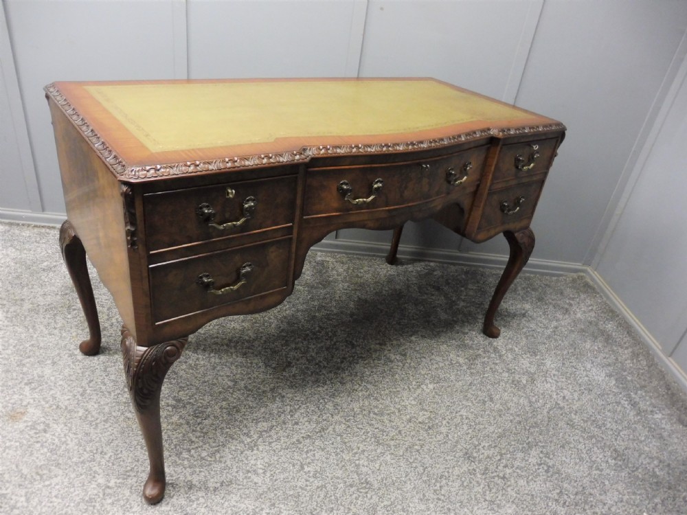 FIGURED WALNUT DESK View IX