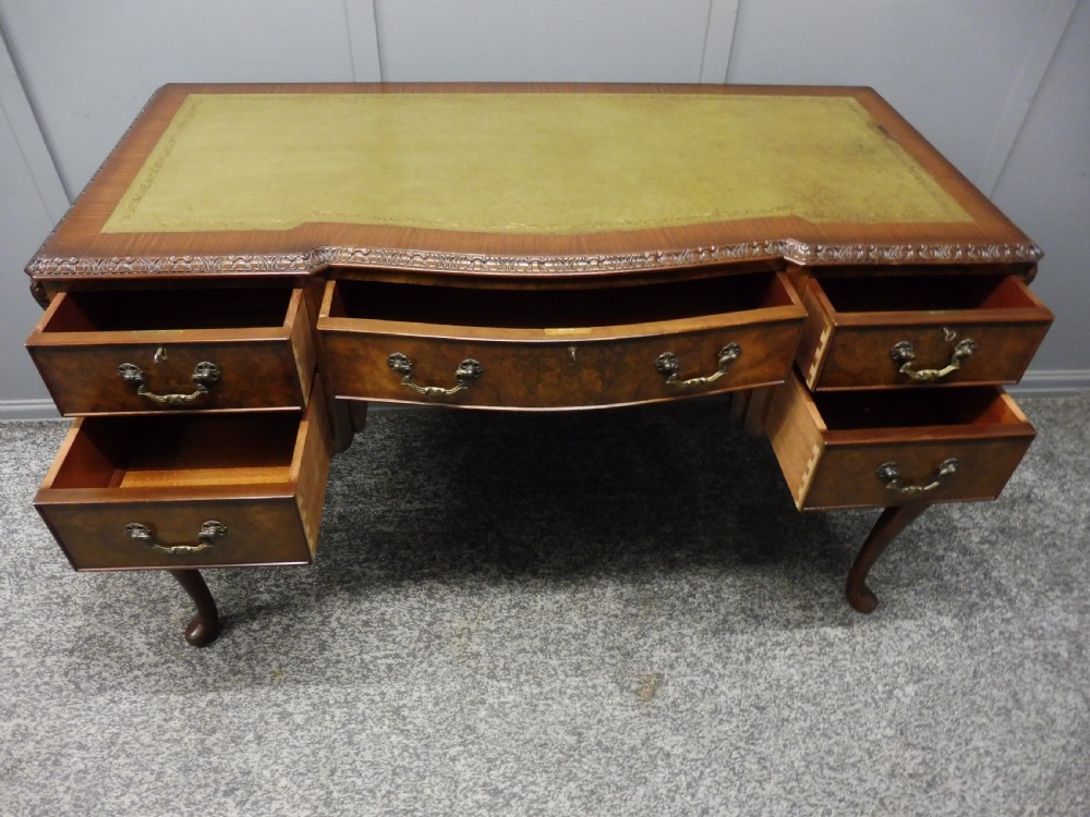 FIGURED WALNUT DESK View XI