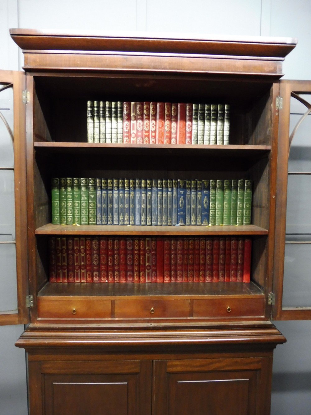 19TH CENTURY MAHOGANY BOOKCASE View VI