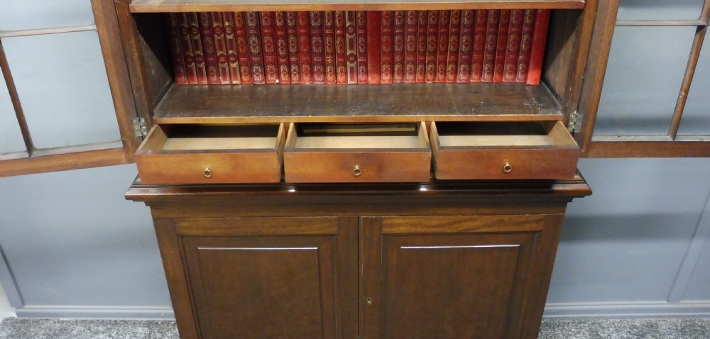 19TH CENTURY MAHOGANY BOOKCASE View VIII
