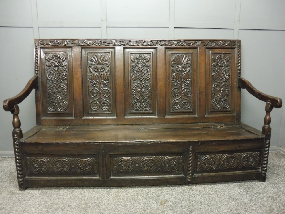 EARLY OAK SETTLE CIRCA 1680-1700 View III