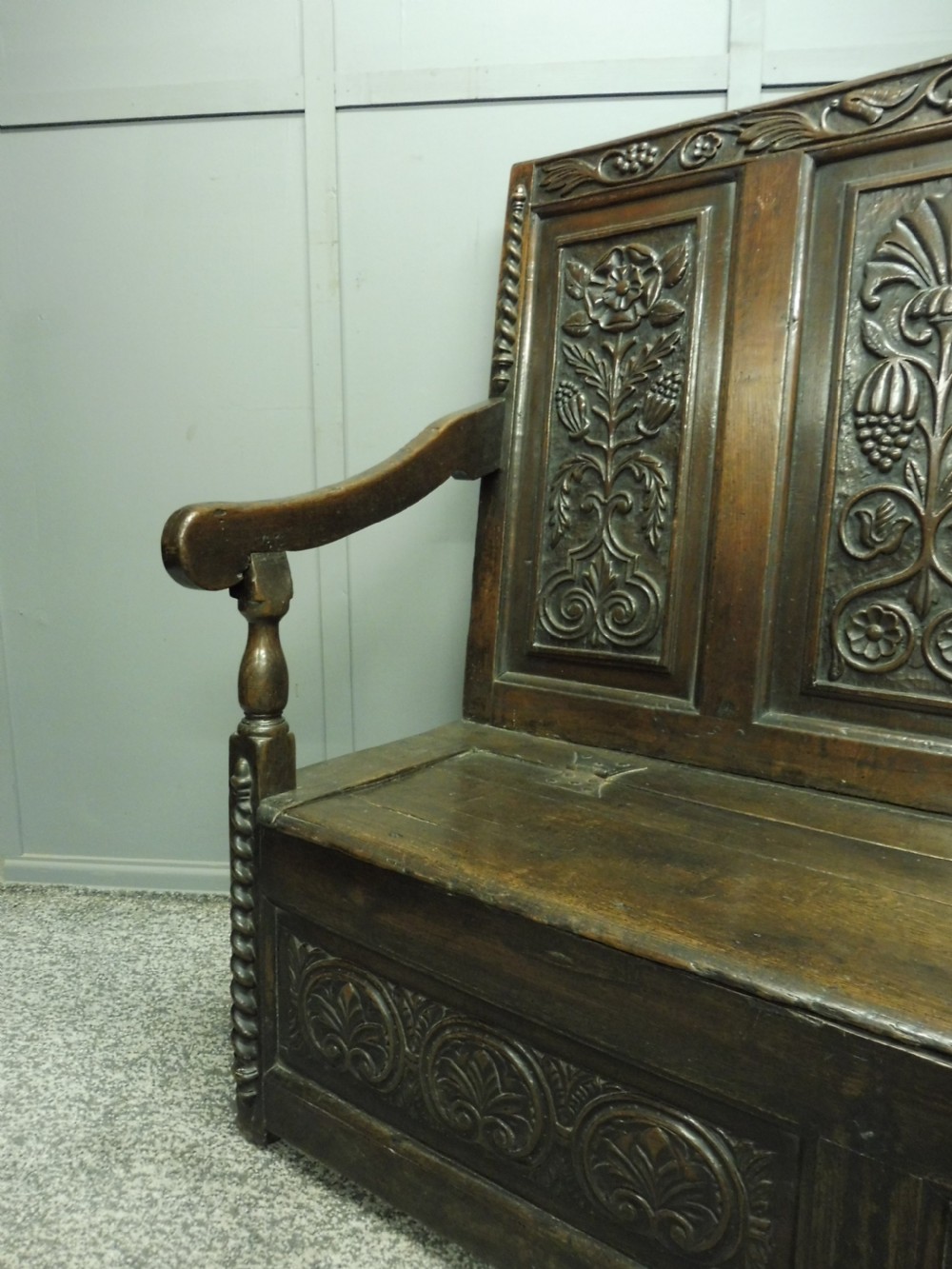 EARLY OAK SETTLE CIRCA 1680-1700 View X