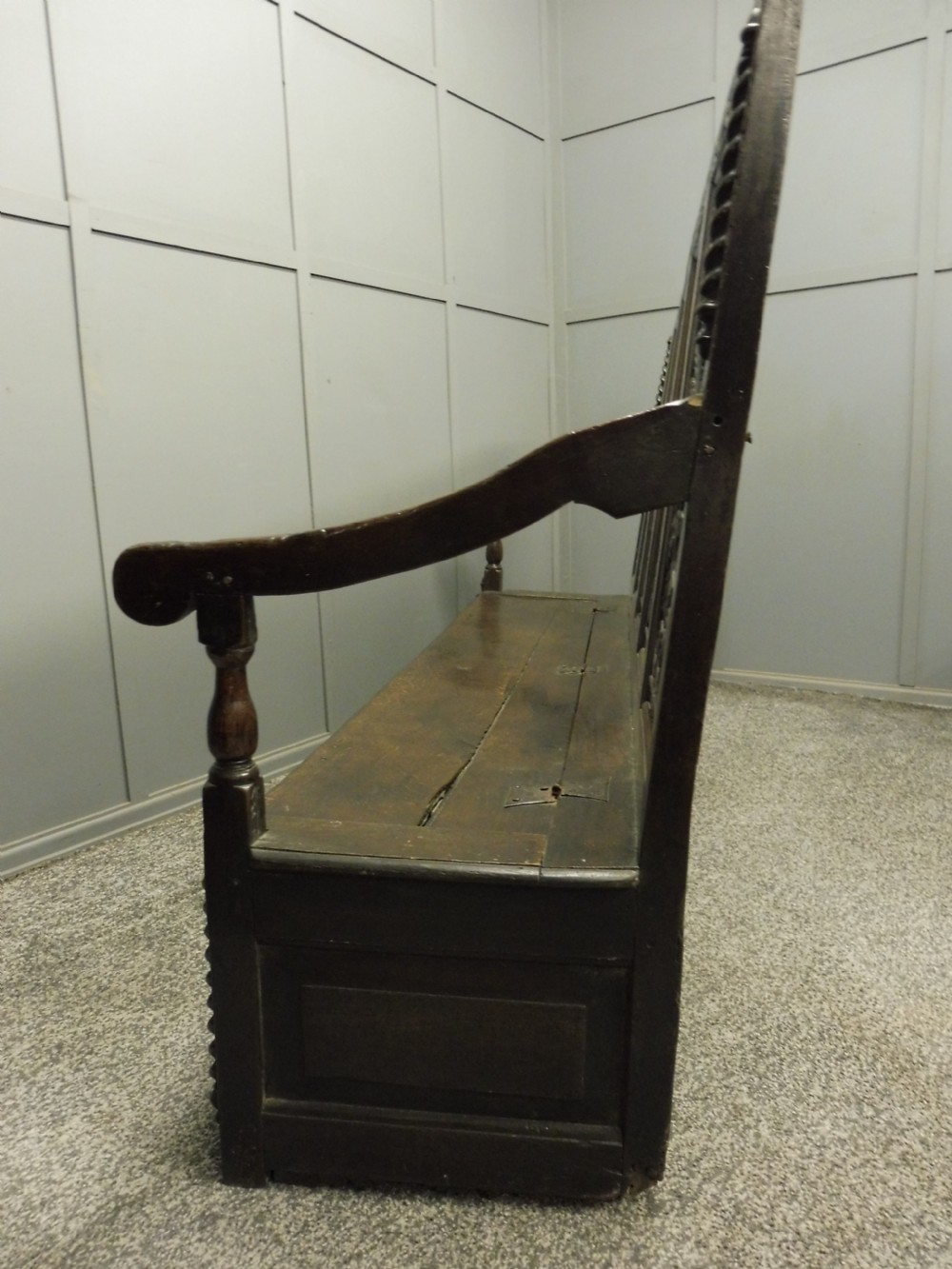 EARLY OAK SETTLE CIRCA 1680-1700 View XIII