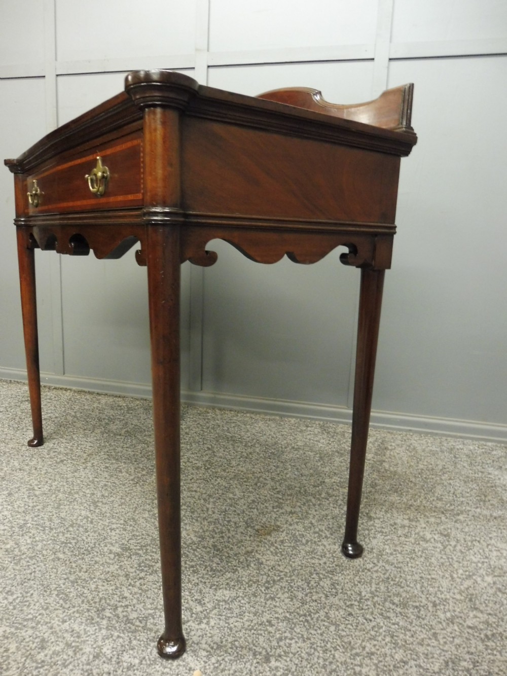 EDWARDIAN INLAID MAHOGANY SIDE TABLE BY MAPLE AND CO View X