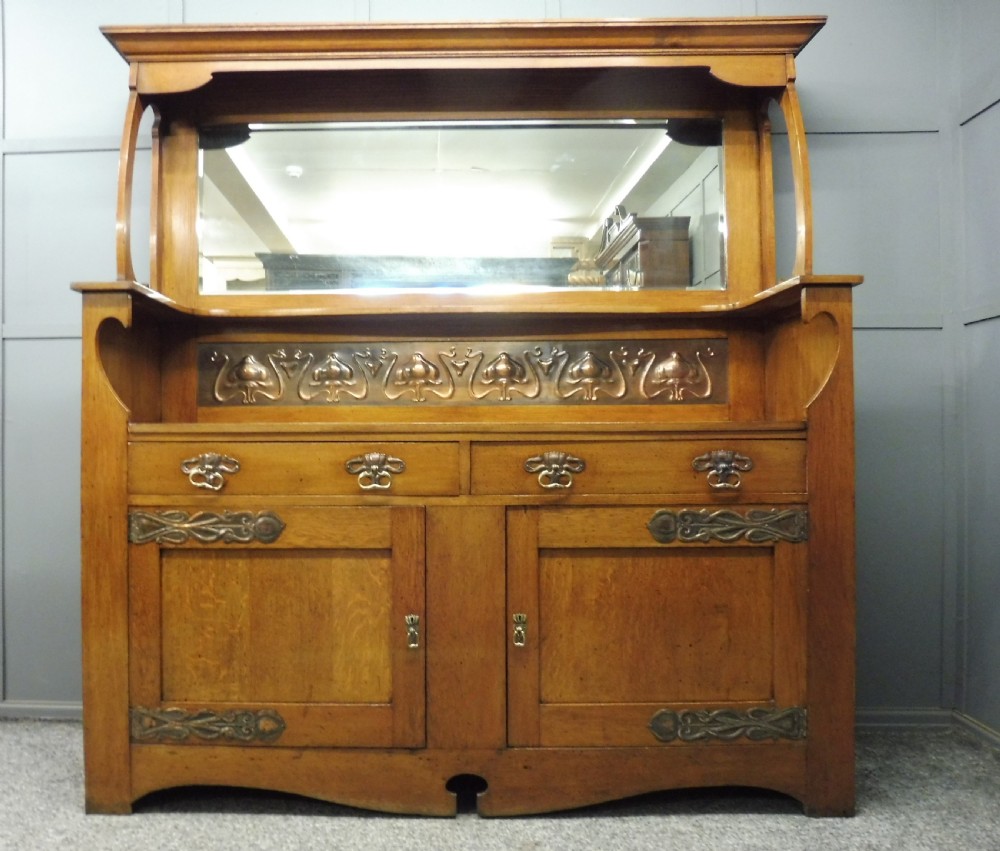 LARGE OAK ARTS AND CRAFTS SIDEBOARD 