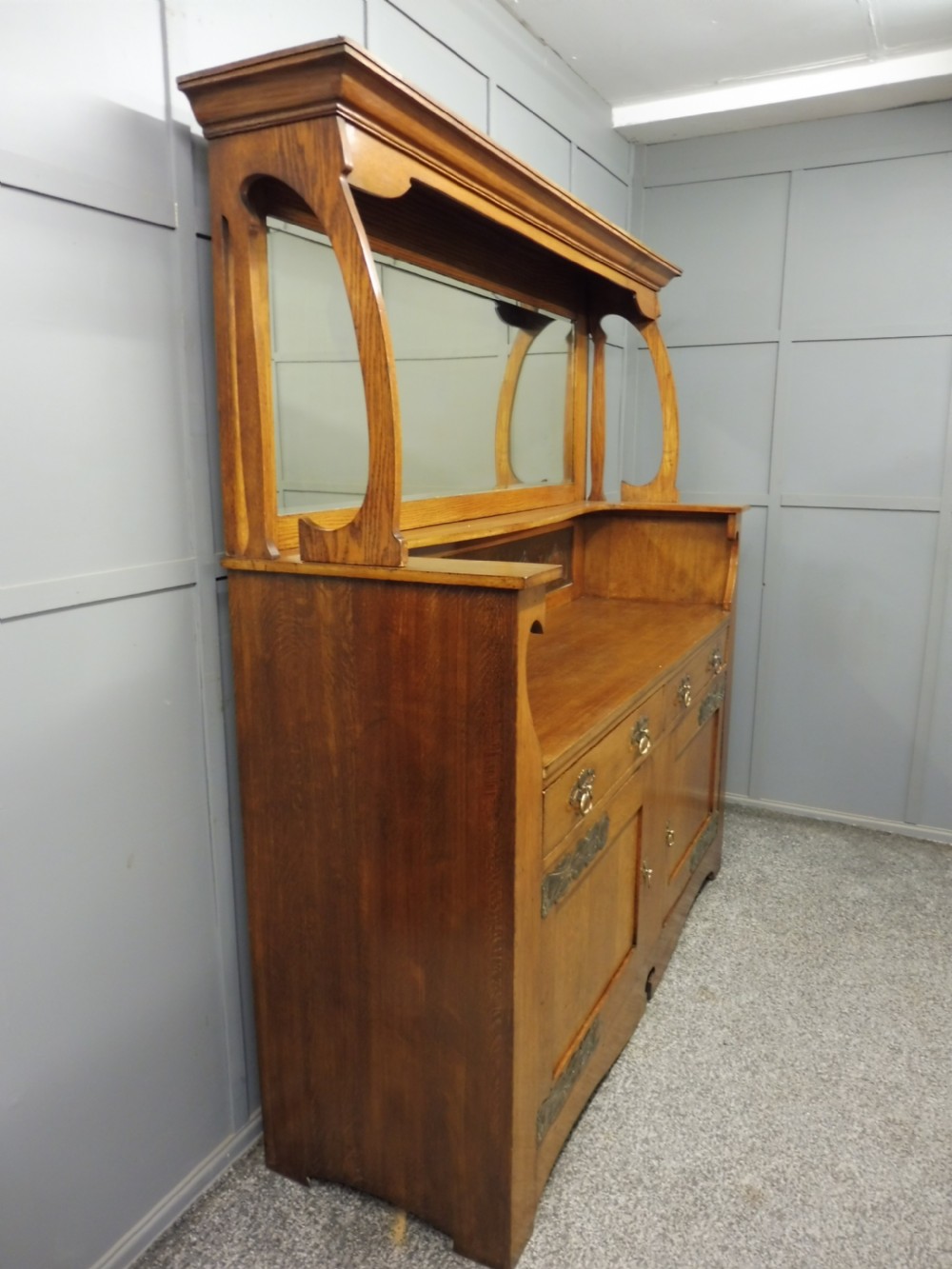 LARGE OAK ARTS AND CRAFTS SIDEBOARD  View III