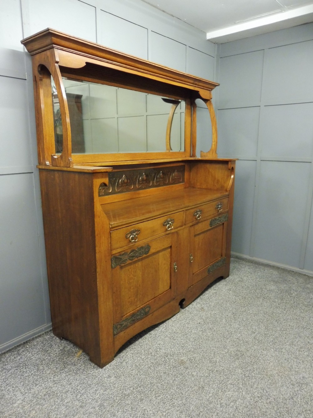 LARGE OAK ARTS AND CRAFTS SIDEBOARD  View IV
