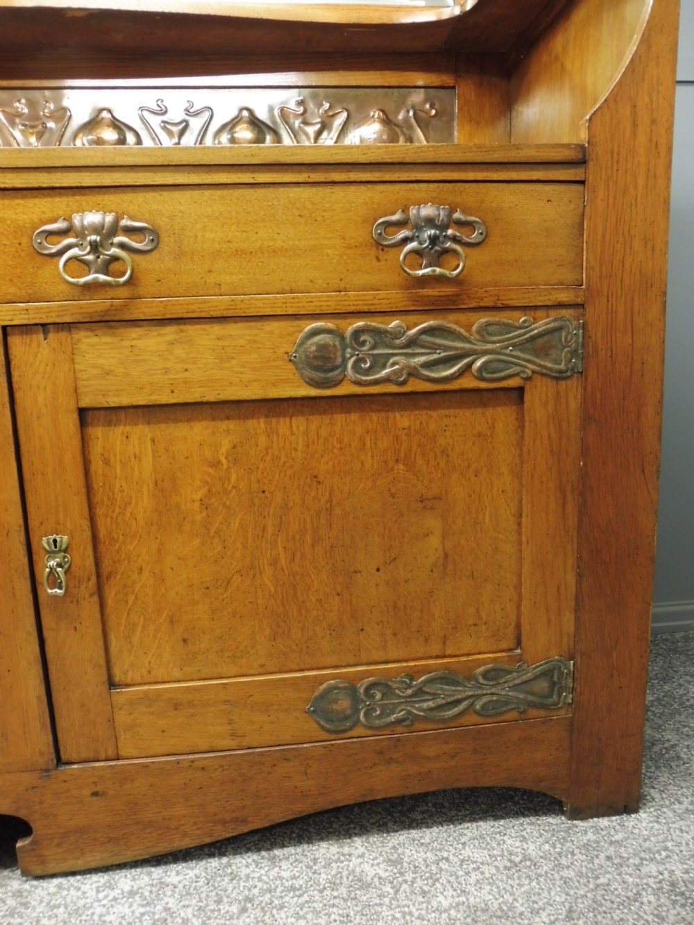LARGE OAK ARTS AND CRAFTS SIDEBOARD  View IX