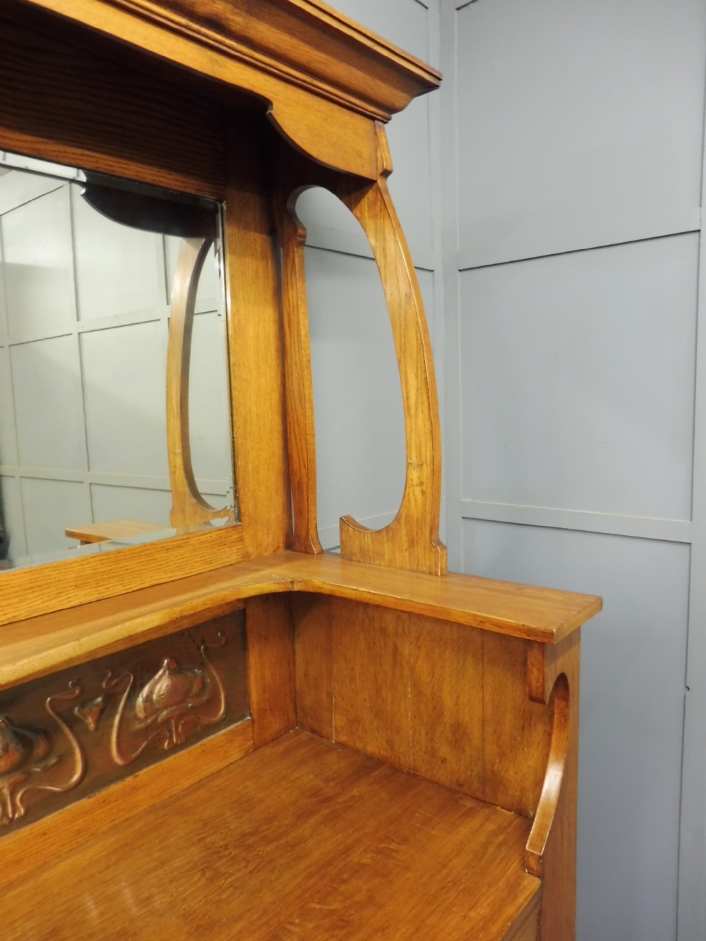 LARGE OAK ARTS AND CRAFTS SIDEBOARD  View X