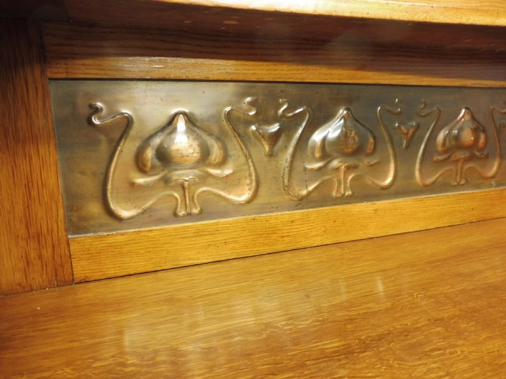 LARGE OAK ARTS AND CRAFTS SIDEBOARD  View XIV