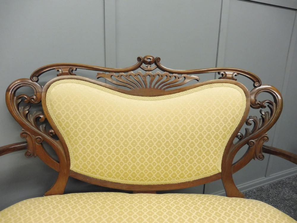  SUPERB VICTORIAN WALNUT SOFA View III