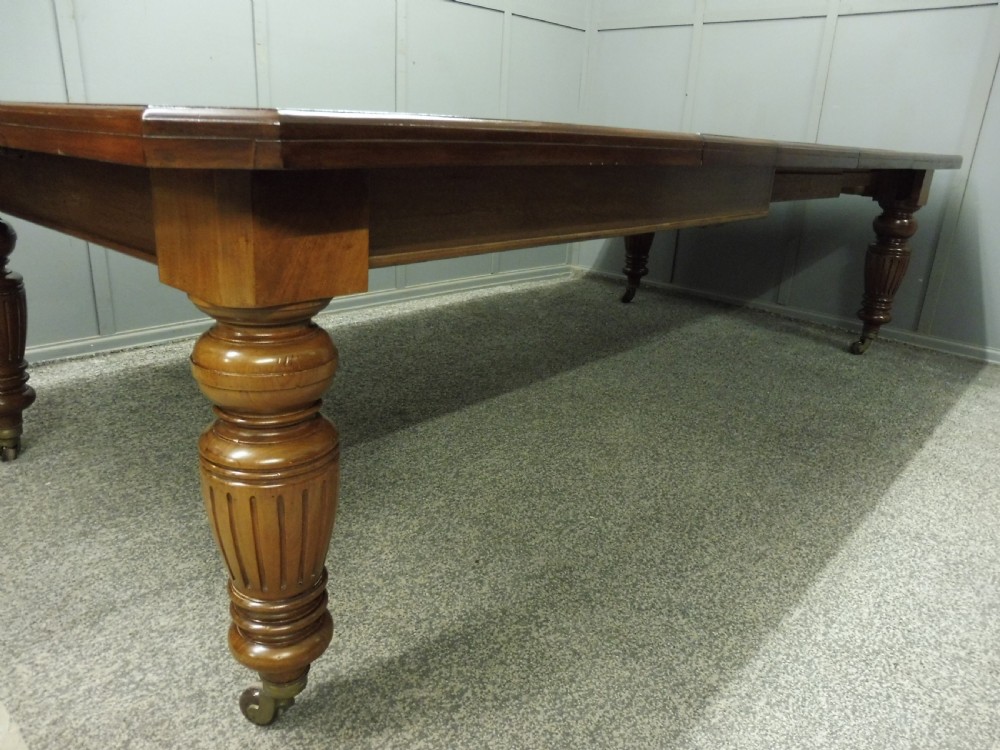 LARGE VICTORIAN MAHOGANY EXTENDING DINING TABLE View XII