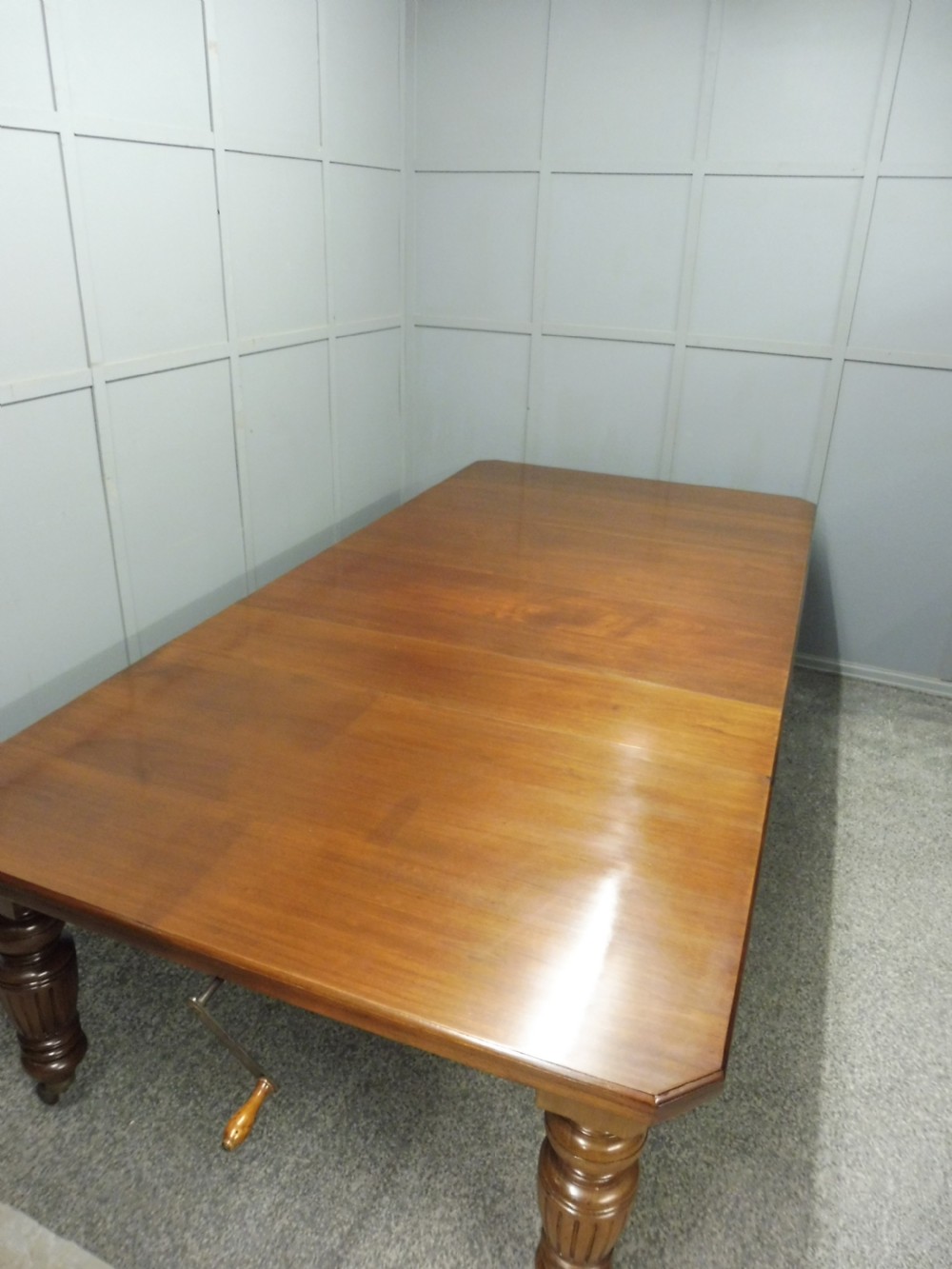 LARGE VICTORIAN MAHOGANY EXTENDING DINING TABLE View XIII